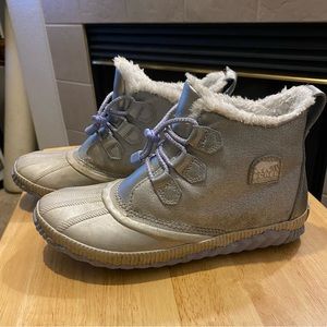 Disney x Sorel Big Girls Out N About Frozen 2 Boots Sz.7